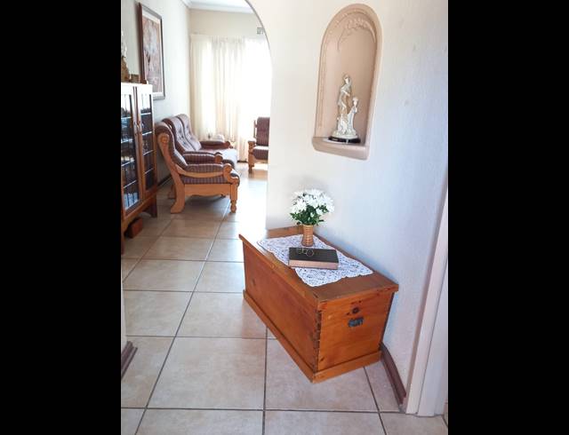 3 BEDROOM FREESTANDING SOLD IN STILFONTEIN EXT 4